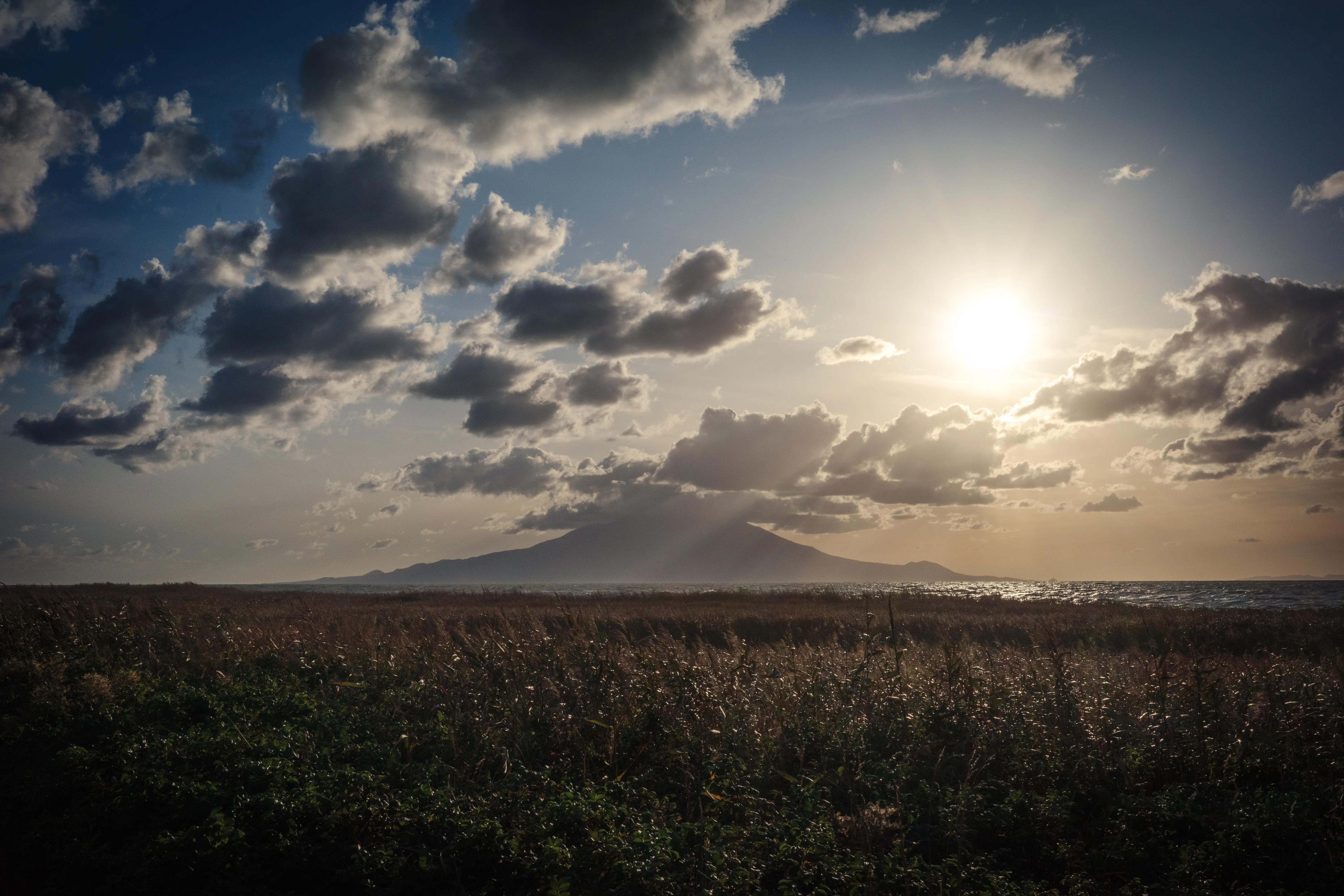 写真：夕焼けと利尻富士