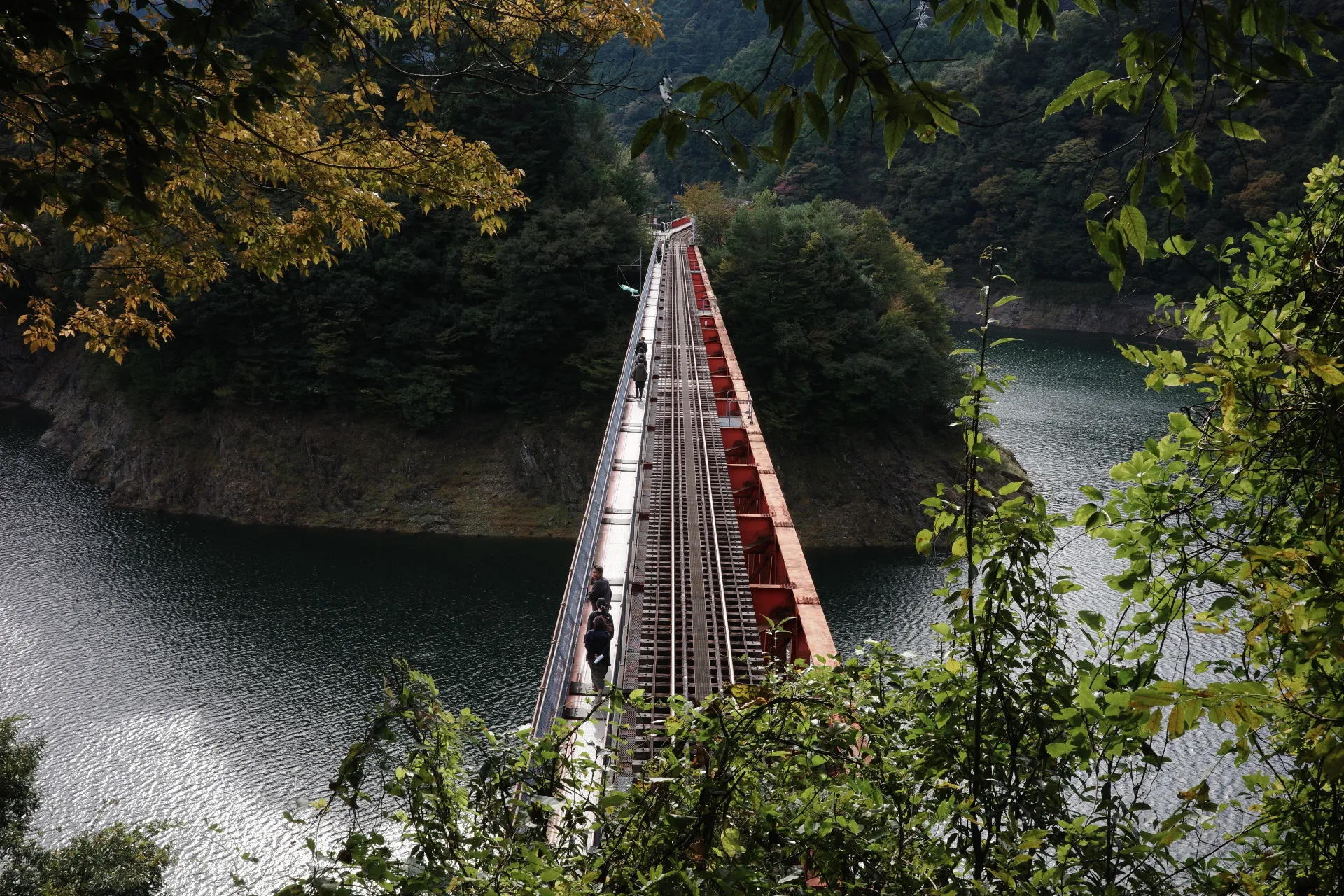 写真：奥大井湖上駅へ続く線路