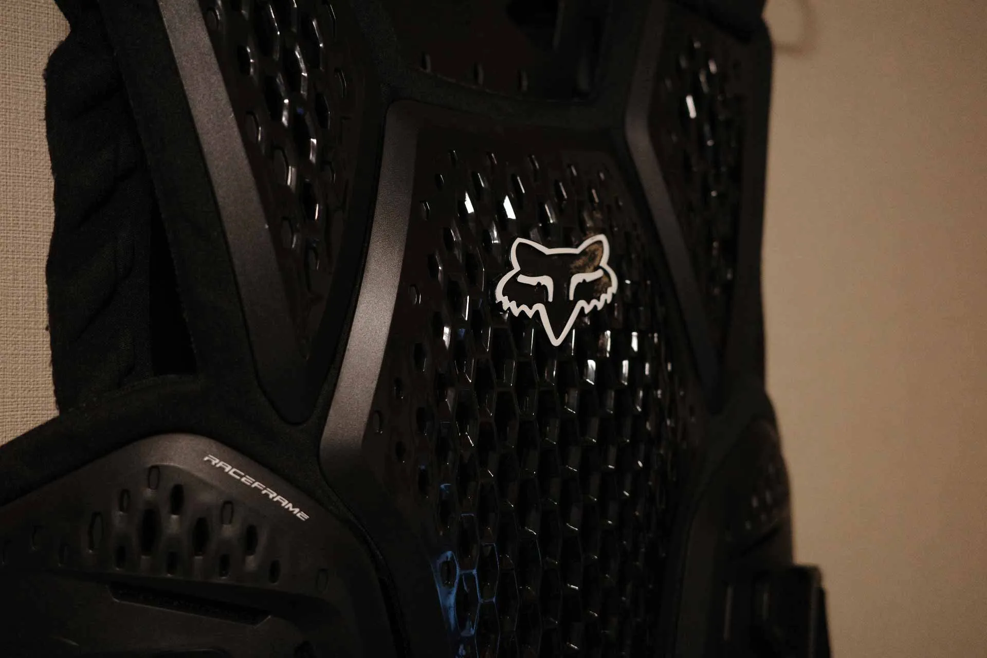 FOXのボディプロテクター